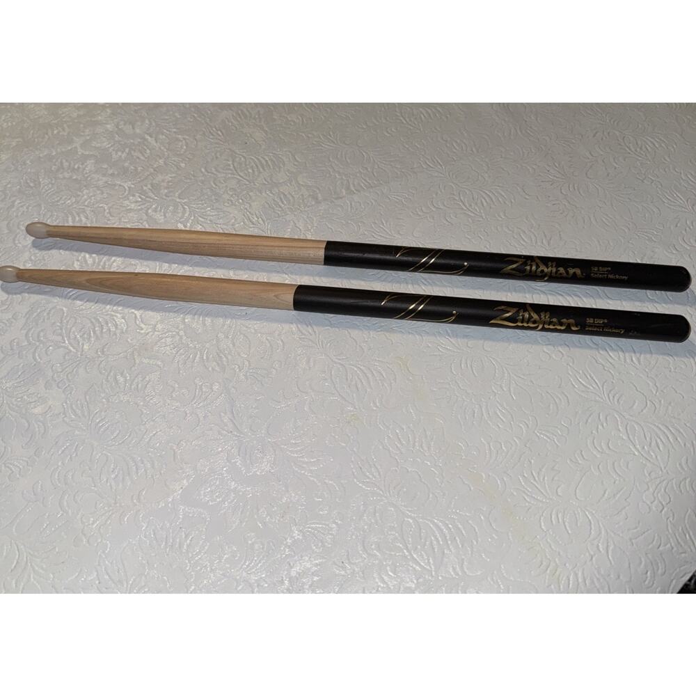 Zildjian 5B Dip Select Hickory Drumsticks Natural Wooden Made In The USA Black